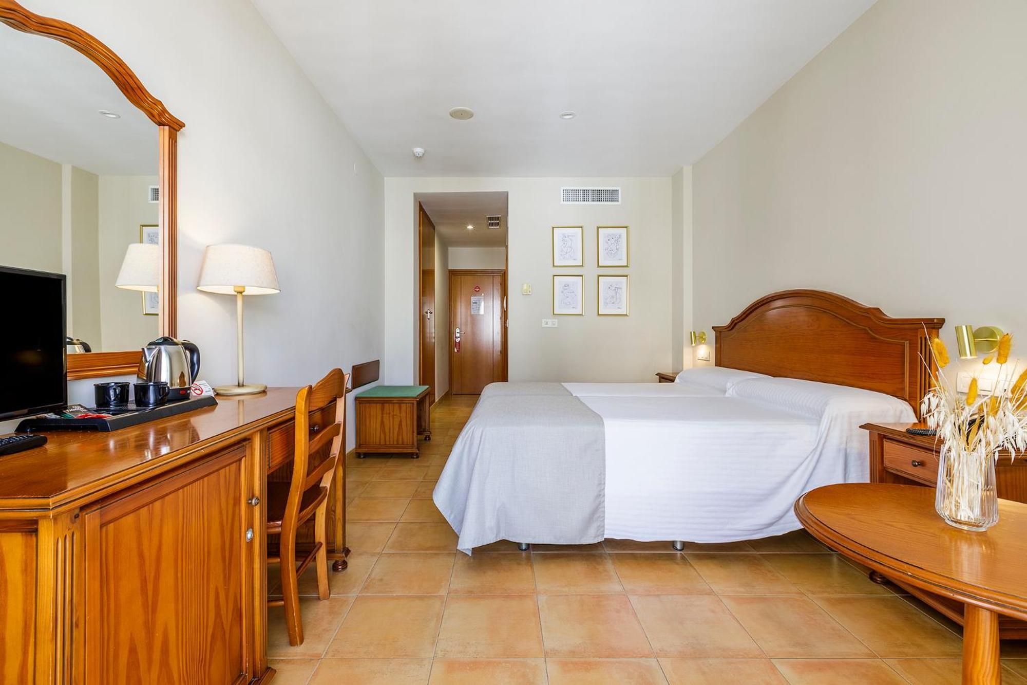 Hotel Almijara - Mares لا هيرادورا المظهر الخارجي الصورة