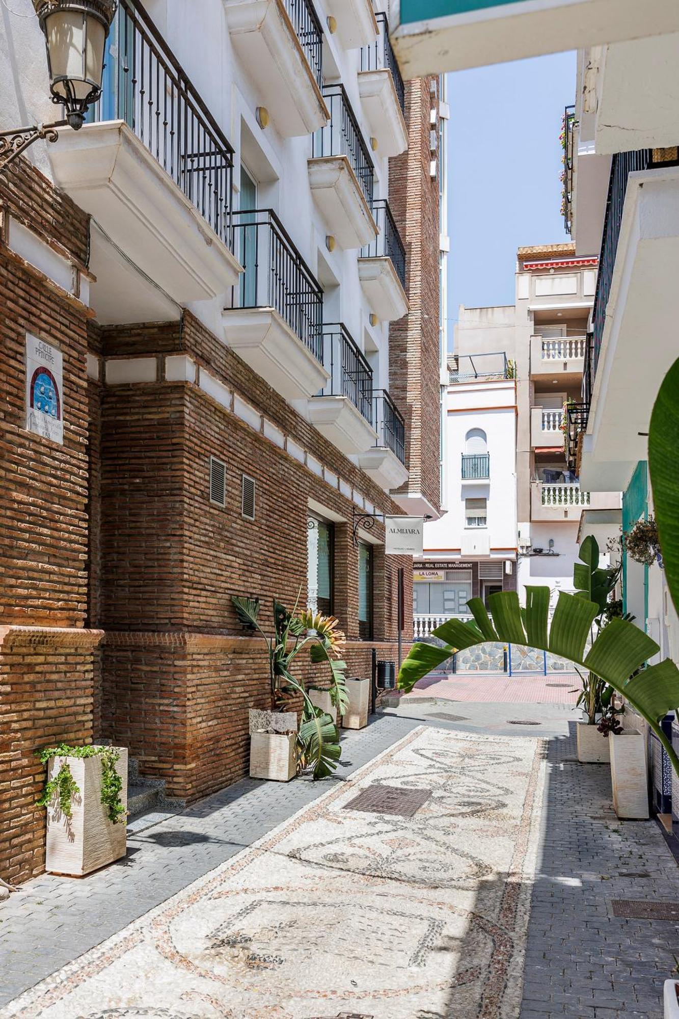 Hotel Almijara - Mares لا هيرادورا المظهر الخارجي الصورة
