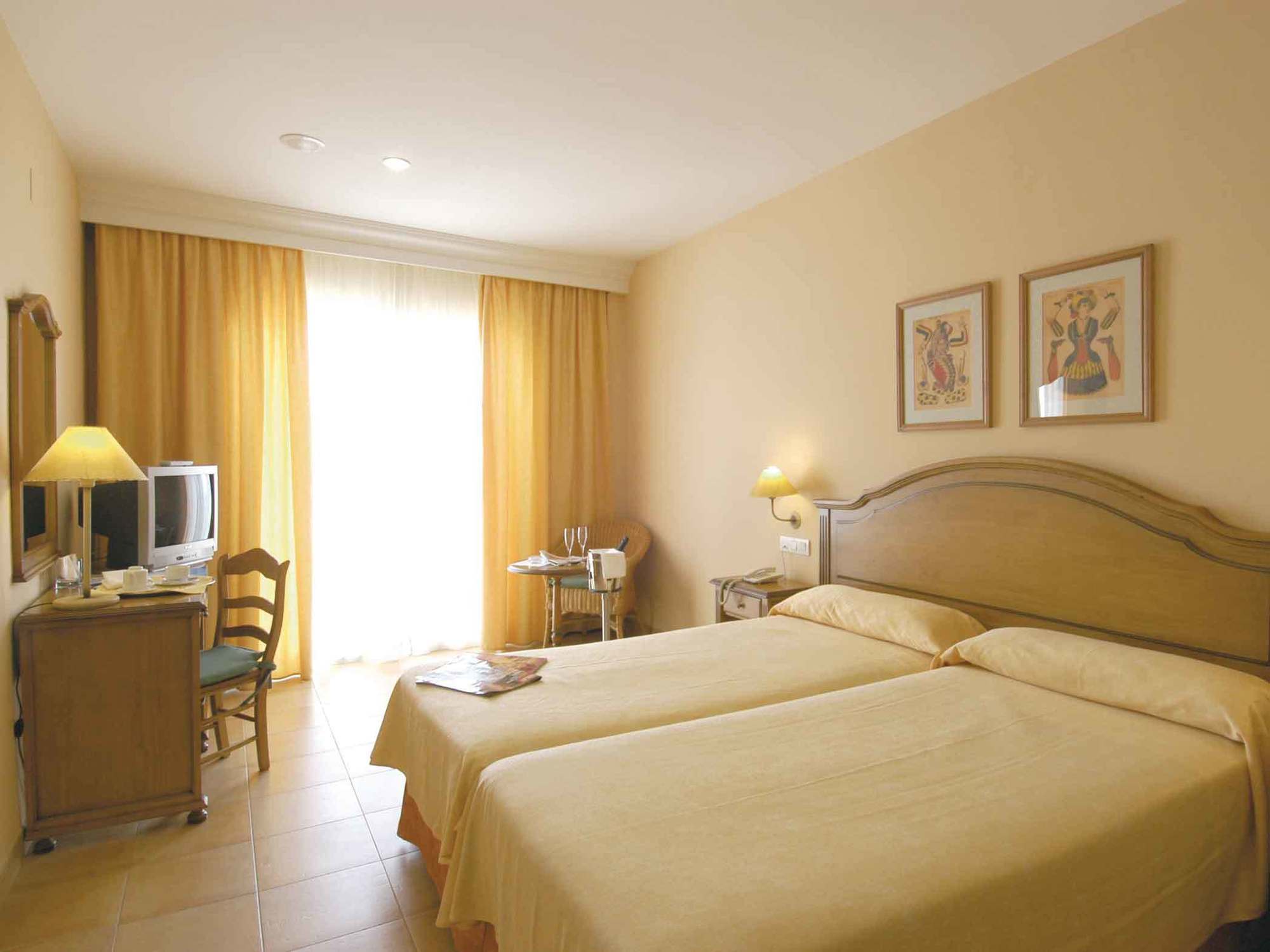 Hotel Almijara - Mares لا هيرادورا المظهر الخارجي الصورة